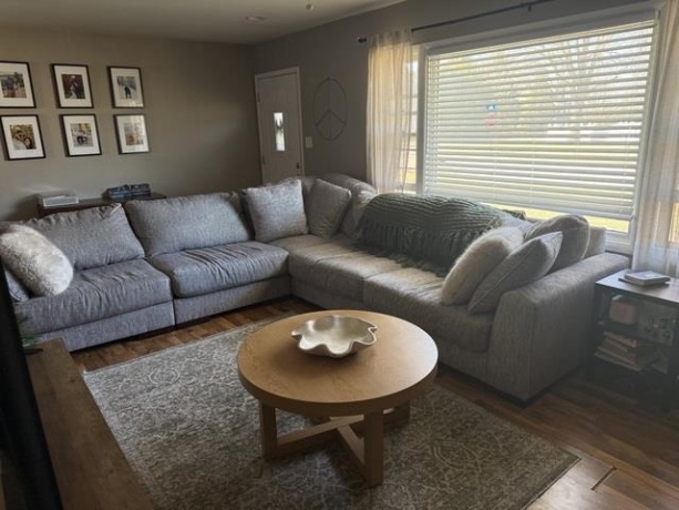 2530 8th, Peru, Illinois 61354, 2 Bedrooms Bedrooms, ,1 BathroomBathrooms,House,For Sale,8th,202601268