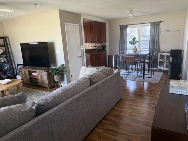 2530 8th, Peru, Illinois 61354, 2 Bedrooms Bedrooms, ,1 BathroomBathrooms,House,For Sale,8th,202601268