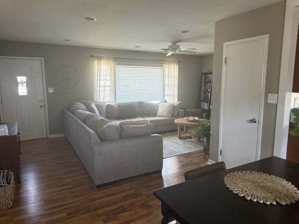 2530 8th, Peru, Illinois 61354, 2 Bedrooms Bedrooms, ,1 BathroomBathrooms,House,For Sale,8th,202601268