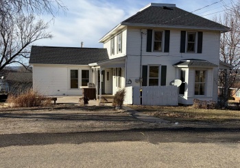 216 Washington, ELIZABETH, Illinois 61028, 4 Bedrooms Bedrooms, ,2 BathroomsBathrooms,House,For Sale,Washington,202601275