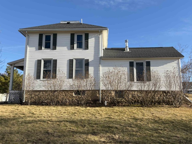 216 Washington, ELIZABETH, Illinois 61028, 4 Bedrooms Bedrooms, ,2 BathroomsBathrooms,House,For Sale,Washington,202601275