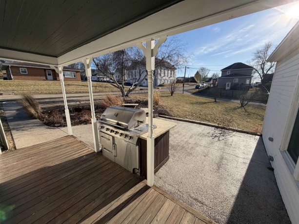 216 Washington, ELIZABETH, Illinois 61028, 4 Bedrooms Bedrooms, ,2 BathroomsBathrooms,House,For Sale,Washington,202601275