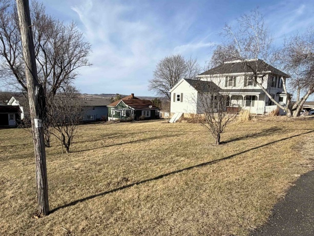 216 Washington, ELIZABETH, Illinois 61028, 4 Bedrooms Bedrooms, ,2 BathroomsBathrooms,House,For Sale,Washington,202601275