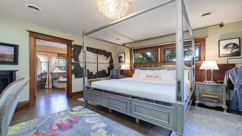 409 State, FRANKLIN GROVE, Illinois 61031, 9 Bedrooms Bedrooms, ,9 BathroomsBathrooms,House,For Sale,State,202506483