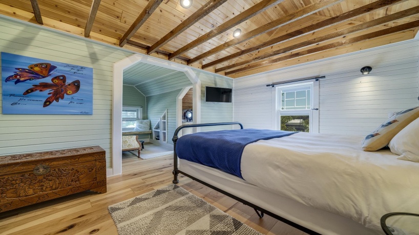 409 State, FRANKLIN GROVE, Illinois 61031, 9 Bedrooms Bedrooms, ,9 BathroomsBathrooms,House,For Sale,State,202506483