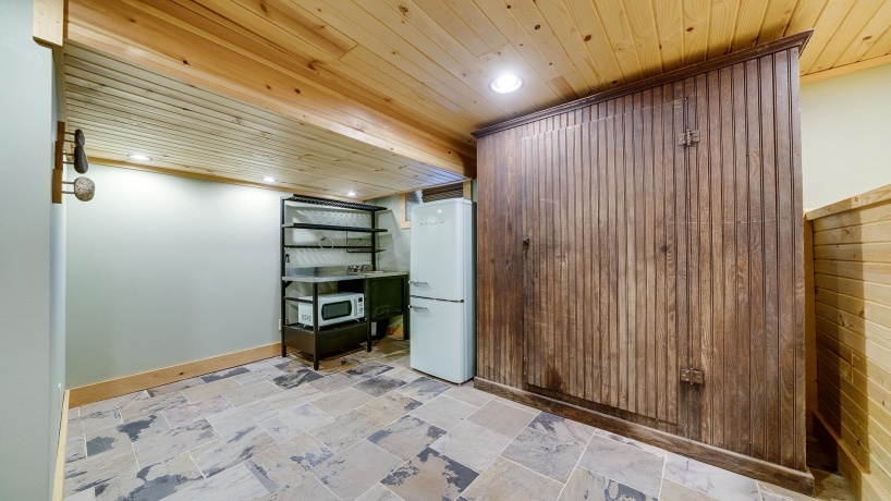 409 State, FRANKLIN GROVE, Illinois 61031, 9 Bedrooms Bedrooms, ,9 BathroomsBathrooms,House,For Sale,State,202506483