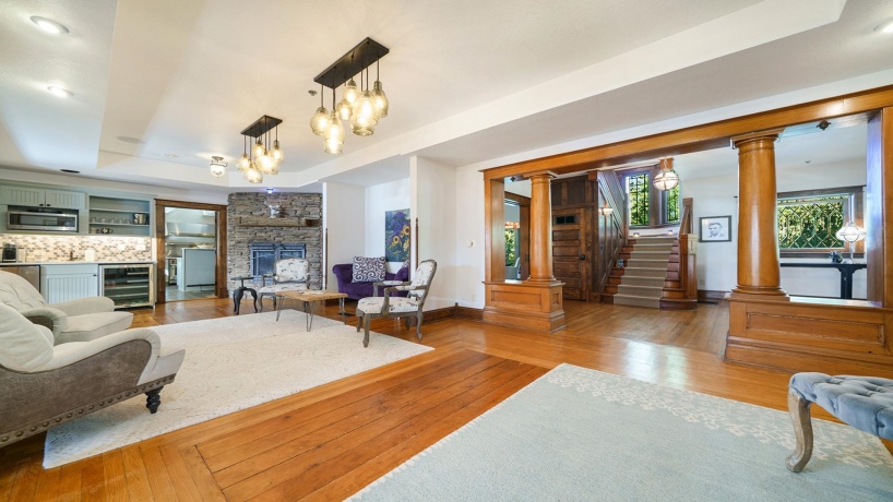 409 State, FRANKLIN GROVE, Illinois 61031, 9 Bedrooms Bedrooms, ,9 BathroomsBathrooms,House,For Sale,State,202506483