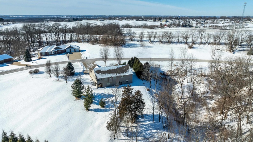 18694 Michelle, EAST DUBUQUE, Illinois 61025, 4 Bedrooms Bedrooms, ,3 BathroomsBathrooms,House,For Sale,Michelle,202601294