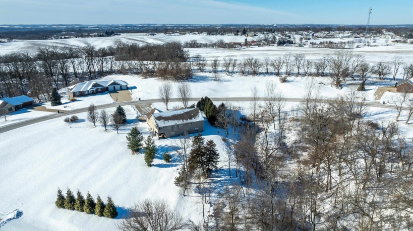 18694 Michelle, EAST DUBUQUE, Illinois 61025, 4 Bedrooms Bedrooms, ,3 BathroomsBathrooms,House,For Sale,Michelle,202601294