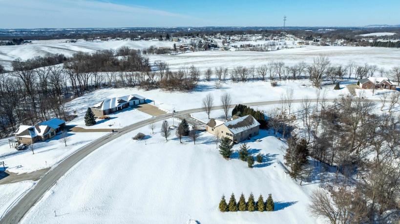 18694 Michelle, EAST DUBUQUE, Illinois 61025, 4 Bedrooms Bedrooms, ,3 BathroomsBathrooms,House,For Sale,Michelle,202601294