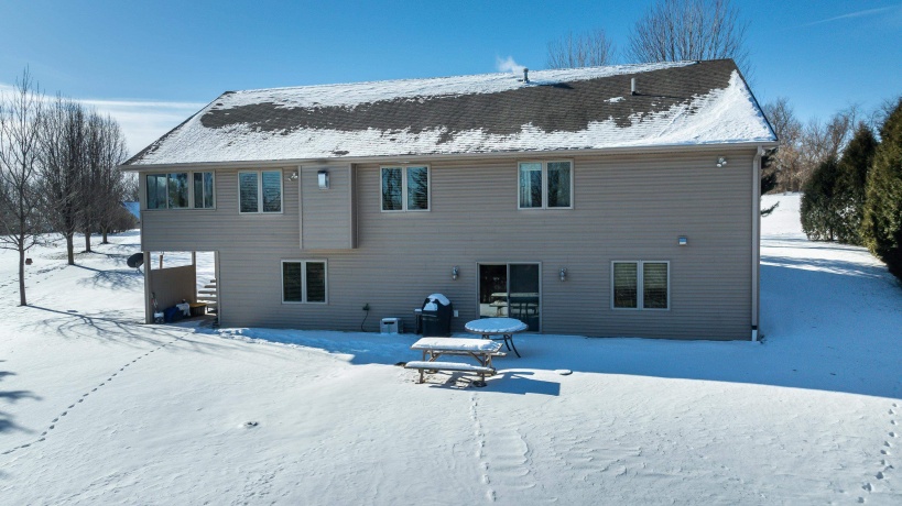 18694 Michelle, EAST DUBUQUE, Illinois 61025, 4 Bedrooms Bedrooms, ,3 BathroomsBathrooms,House,For Sale,Michelle,202601294