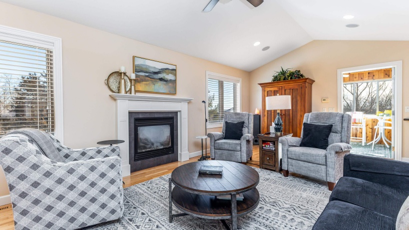 18694 Michelle, EAST DUBUQUE, Illinois 61025, 4 Bedrooms Bedrooms, ,3 BathroomsBathrooms,House,For Sale,Michelle,202601294