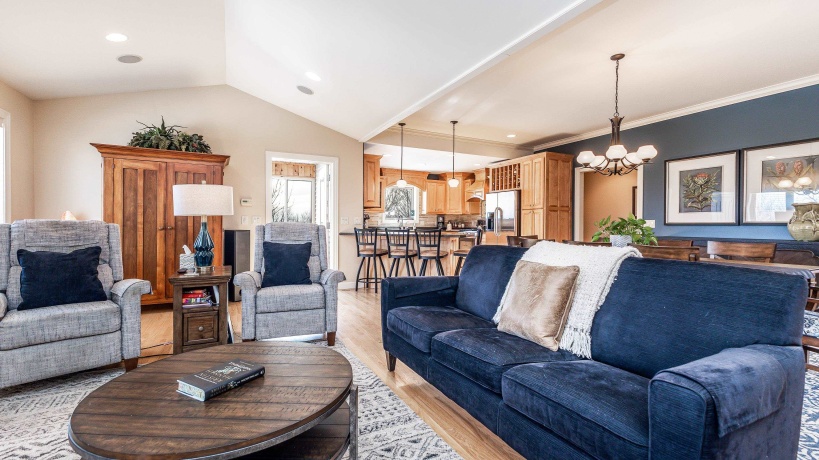 18694 Michelle, EAST DUBUQUE, Illinois 61025, 4 Bedrooms Bedrooms, ,3 BathroomsBathrooms,House,For Sale,Michelle,202601294