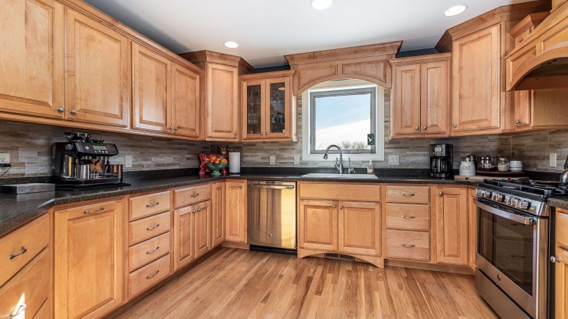 18694 Michelle, EAST DUBUQUE, Illinois 61025, 4 Bedrooms Bedrooms, ,3 BathroomsBathrooms,House,For Sale,Michelle,202601294