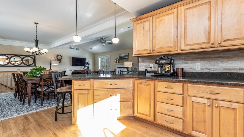 18694 Michelle, EAST DUBUQUE, Illinois 61025, 4 Bedrooms Bedrooms, ,3 BathroomsBathrooms,House,For Sale,Michelle,202601294