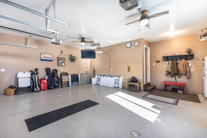 18694 Michelle, EAST DUBUQUE, Illinois 61025, 4 Bedrooms Bedrooms, ,3 BathroomsBathrooms,House,For Sale,Michelle,202601294