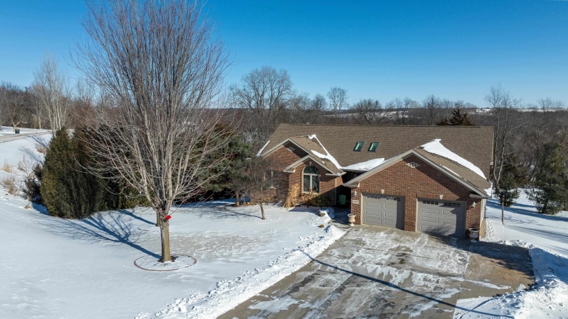 18694 Michelle, EAST DUBUQUE, Illinois 61025, 4 Bedrooms Bedrooms, ,3 BathroomsBathrooms,House,For Sale,Michelle,202601294