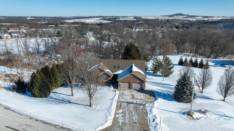 18694 Michelle, EAST DUBUQUE, Illinois 61025, 4 Bedrooms Bedrooms, ,3 BathroomsBathrooms,House,For Sale,Michelle,202601294