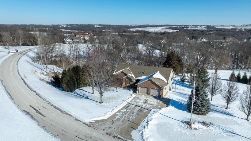 18694 Michelle, EAST DUBUQUE, Illinois 61025, 4 Bedrooms Bedrooms, ,3 BathroomsBathrooms,House,For Sale,Michelle,202601294