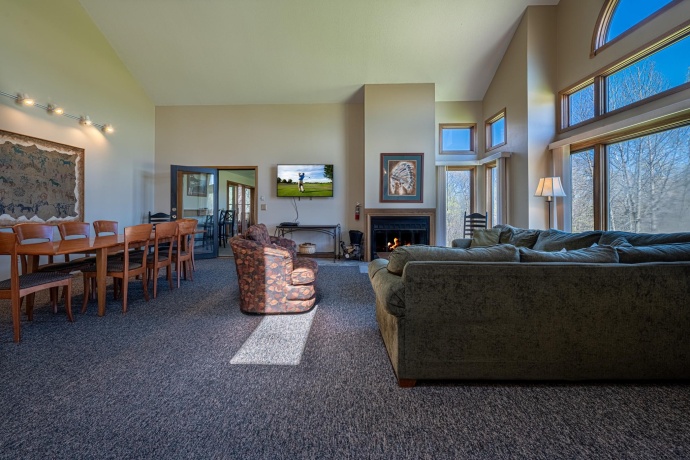 1 Vista Ridge, GALENA, Illinois 61036, 5 Bedrooms Bedrooms, ,5 BathroomsBathrooms,House,For Sale,Vista Ridge,202601306