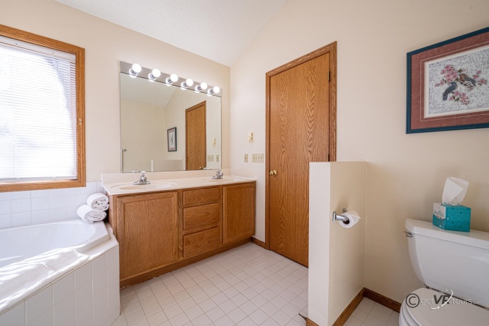 1 Vista Ridge, GALENA, Illinois 61036, 5 Bedrooms Bedrooms, ,5 BathroomsBathrooms,House,For Sale,Vista Ridge,202601306