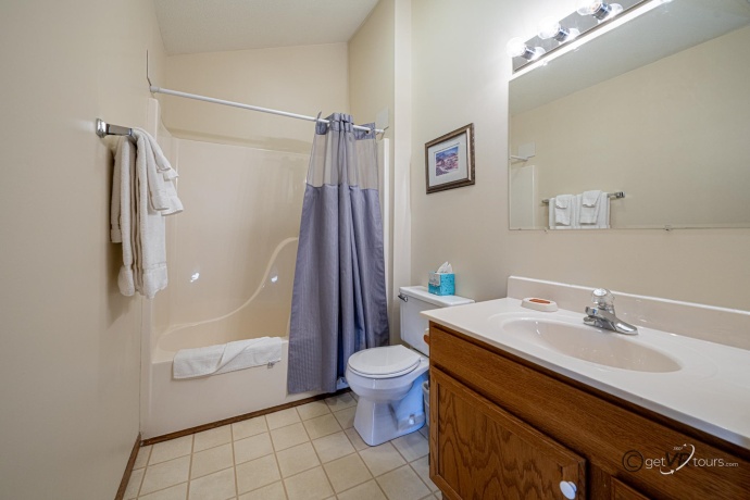 1 Vista Ridge, GALENA, Illinois 61036, 5 Bedrooms Bedrooms, ,5 BathroomsBathrooms,House,For Sale,Vista Ridge,202601306