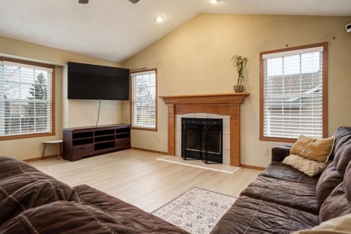 6511 WEAVER, ROCKFORD, Illinois 61114, 4 Bedrooms Bedrooms, ,2 BathroomsBathrooms,House,For Sale,WEAVER,202601312