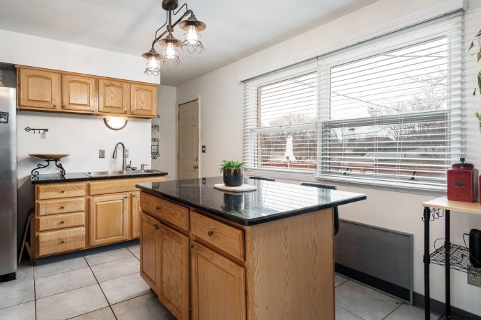 1420 NOTRE DAME, ROCKFORD, Illinois 61103, 3 Bedrooms Bedrooms, ,2 BathroomsBathrooms,House,For Sale,NOTRE DAME,202601314