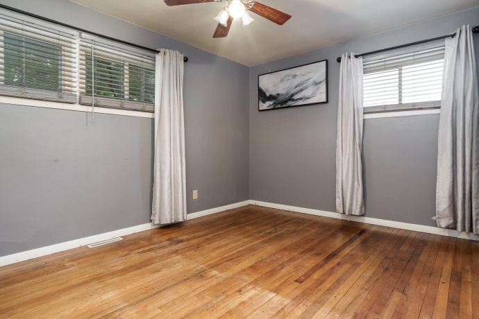 1420 NOTRE DAME, ROCKFORD, Illinois 61103, 3 Bedrooms Bedrooms, ,2 BathroomsBathrooms,House,For Sale,NOTRE DAME,202601314