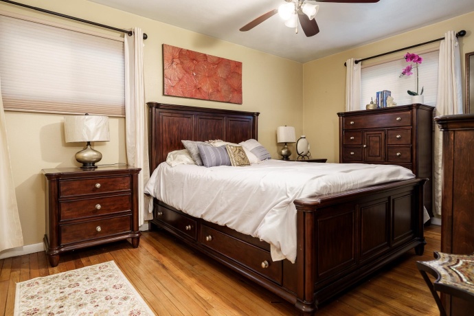 1420 NOTRE DAME, ROCKFORD, Illinois 61103, 3 Bedrooms Bedrooms, ,2 BathroomsBathrooms,House,For Sale,NOTRE DAME,202601314