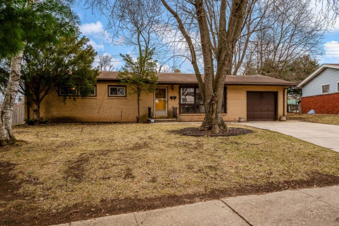 1420 NOTRE DAME, ROCKFORD, Illinois 61103, 3 Bedrooms Bedrooms, ,2 BathroomsBathrooms,House,For Sale,NOTRE DAME,202601314