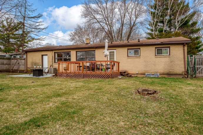 1420 NOTRE DAME, ROCKFORD, Illinois 61103, 3 Bedrooms Bedrooms, ,2 BathroomsBathrooms,House,For Sale,NOTRE DAME,202601314