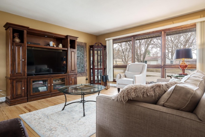 1420 NOTRE DAME, ROCKFORD, Illinois 61103, 3 Bedrooms Bedrooms, ,2 BathroomsBathrooms,House,For Sale,NOTRE DAME,202601314