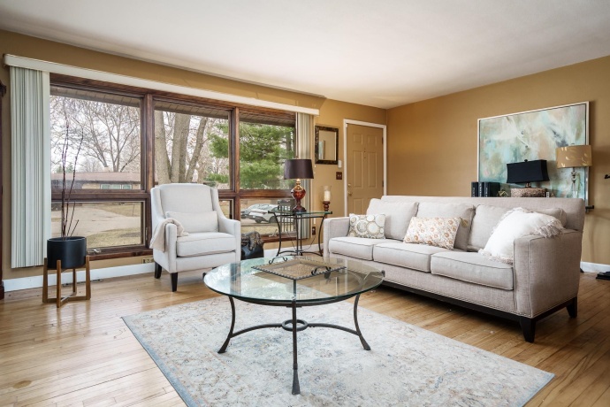 1420 NOTRE DAME, ROCKFORD, Illinois 61103, 3 Bedrooms Bedrooms, ,2 BathroomsBathrooms,House,For Sale,NOTRE DAME,202601314