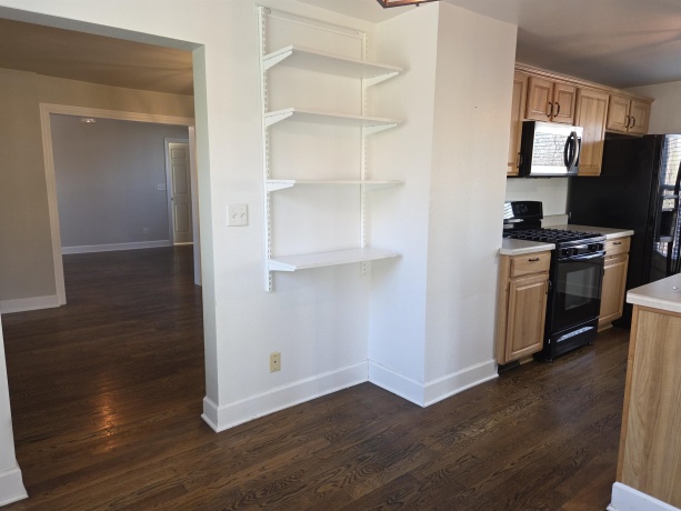 900 RIDGEWOOD, ROCKFORD, Illinois 61107, 3 Bedrooms Bedrooms, ,1 BathroomBathrooms,House,For Sale,RIDGEWOOD,202601315