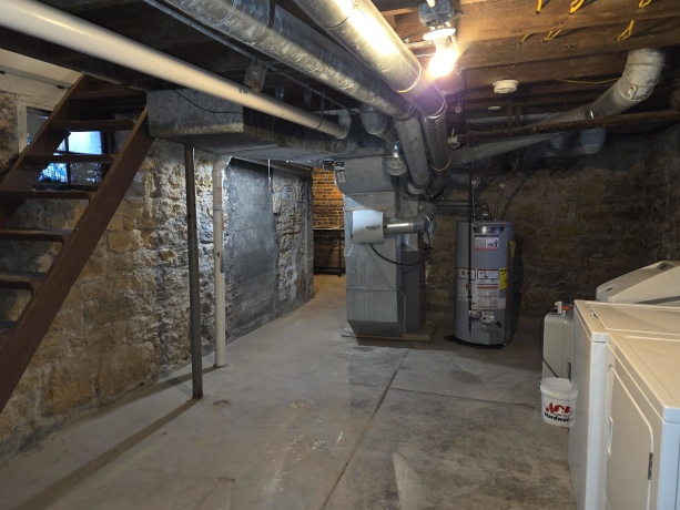 900 RIDGEWOOD, ROCKFORD, Illinois 61107, 3 Bedrooms Bedrooms, ,1 BathroomBathrooms,House,For Sale,RIDGEWOOD,202601315