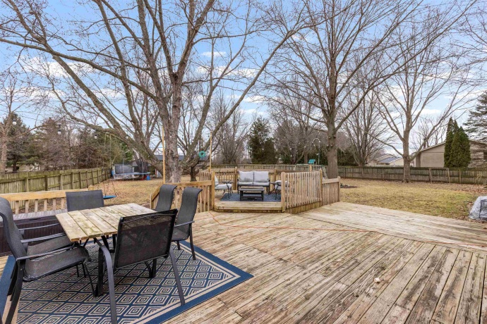 9573 Twin Deer, ROSCOE, Illinois 61073, 3 Bedrooms Bedrooms, ,2 BathroomsBathrooms,House,For Sale,Twin Deer,202601002