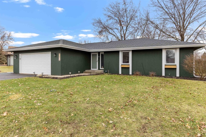 9573 Twin Deer, ROSCOE, Illinois 61073, 3 Bedrooms Bedrooms, ,2 BathroomsBathrooms,House,For Sale,Twin Deer,202601002