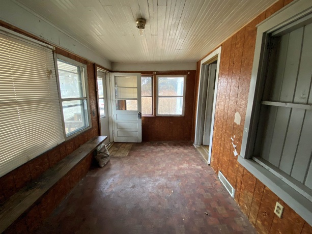 306 River, LOVES PARK, Illinois 61111, 3 Bedrooms Bedrooms, ,1 BathroomBathrooms,House,For Sale,River,202601320