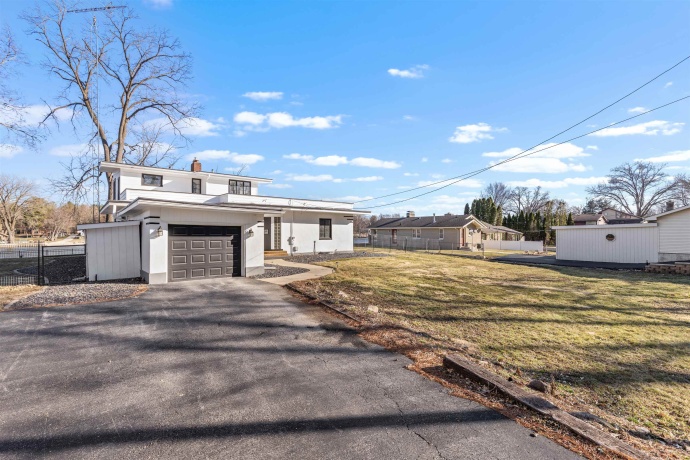 8239 BEACH, ROCKFORD, Illinois 61103, 3 Bedrooms Bedrooms, ,2 BathroomsBathrooms,House,For Sale,BEACH,202601326