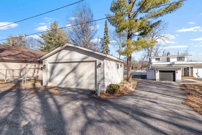 8239 BEACH, ROCKFORD, Illinois 61103, 3 Bedrooms Bedrooms, ,2 BathroomsBathrooms,House,For Sale,BEACH,202601326