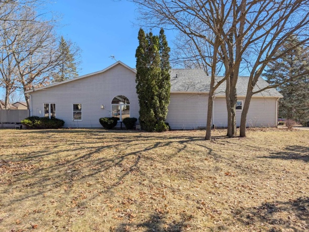 3447 Daren, FREEPORT, Illinois 61032, 3 Bedrooms Bedrooms, ,2 BathroomsBathrooms,Condominium,For Sale,Daren,202601329