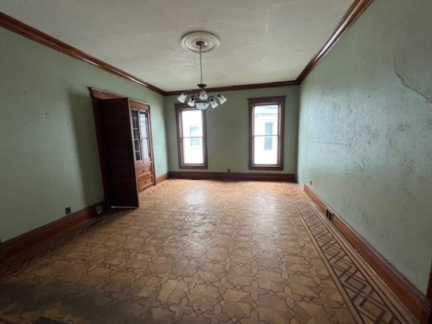 642 Stephenson, FREEPORT, Illinois 61032, 5 Bedrooms Bedrooms, ,2 BathroomsBathrooms,House,For Sale,Stephenson,202503196