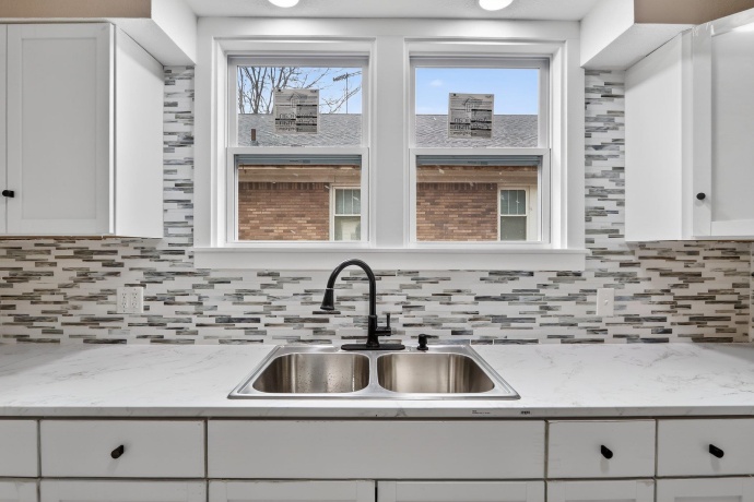 1011 15th, ROCKFORD, Illinois 61104, 3 Bedrooms Bedrooms, ,1 BathroomBathrooms,House,For Sale,15th,202601336