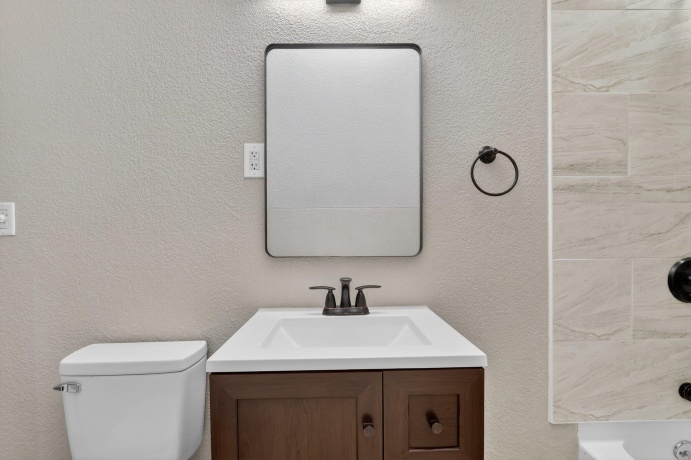 1011 15th, ROCKFORD, Illinois 61104, 3 Bedrooms Bedrooms, ,1 BathroomBathrooms,House,For Sale,15th,202601336