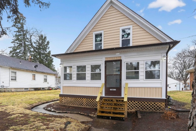 1011 15th, ROCKFORD, Illinois 61104, 3 Bedrooms Bedrooms, ,1 BathroomBathrooms,House,For Sale,15th,202601336