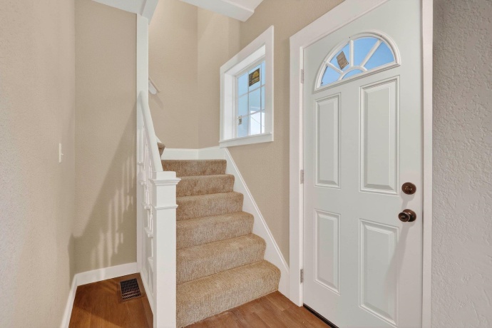 1011 15th, ROCKFORD, Illinois 61104, 3 Bedrooms Bedrooms, ,1 BathroomBathrooms,House,For Sale,15th,202601336