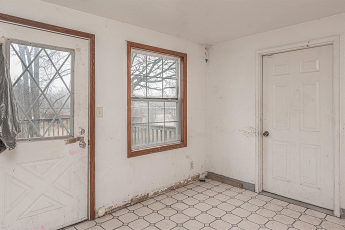 1120 Ogilby, ROCKFORD, Illinois 61102, 4 Bedrooms Bedrooms, ,2 BathroomsBathrooms,House,For Sale,Ogilby,202601337