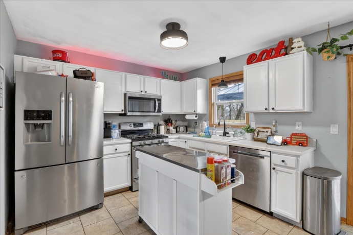 591 Rivercove Ct, MACHESNEY PARK, Illinois 61115, 3 Bedrooms Bedrooms, ,2 BathroomsBathrooms,House,For Sale,Rivercove Ct,202601343