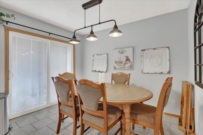 591 Rivercove Ct, MACHESNEY PARK, Illinois 61115, 3 Bedrooms Bedrooms, ,2 BathroomsBathrooms,House,For Sale,Rivercove Ct,202601343